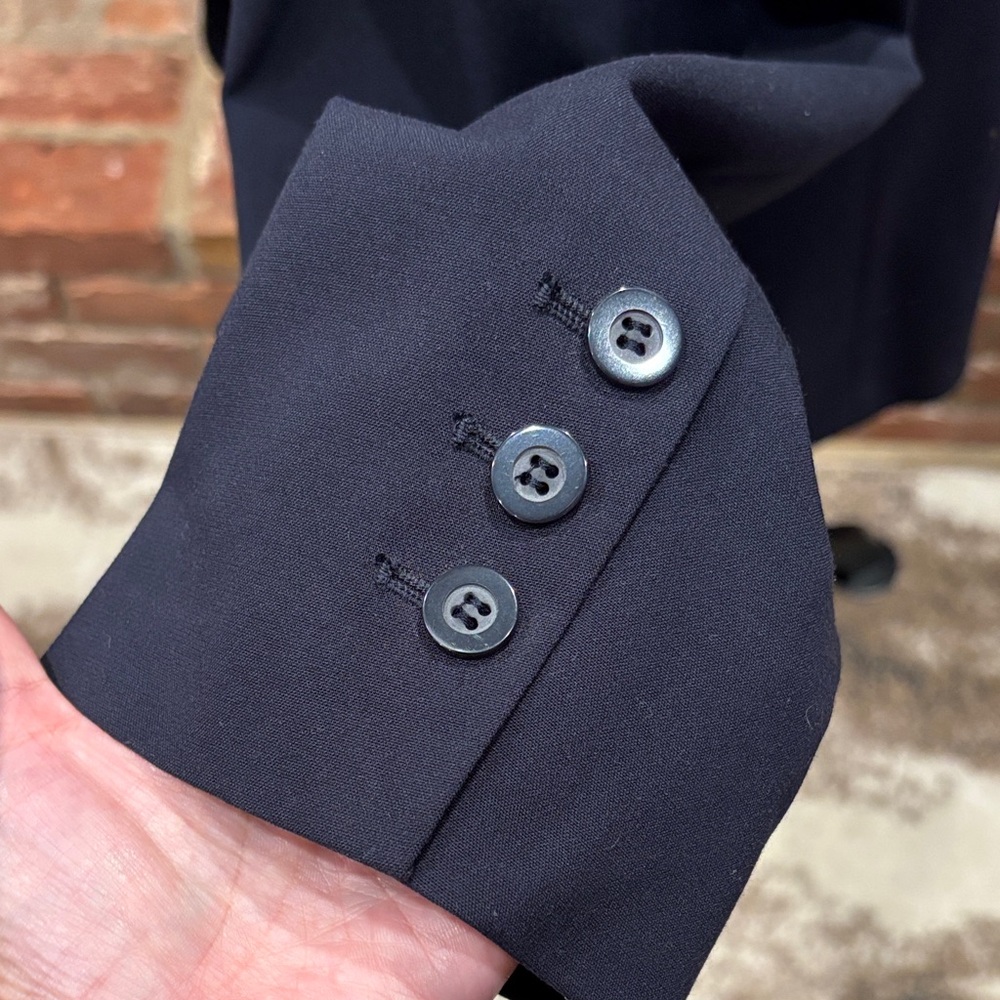 Classic Navy Women's Blazer - Picture 6 of 8